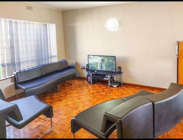 3 BEDROOM APARTMENT FOR SALE IN GLENHAVEN